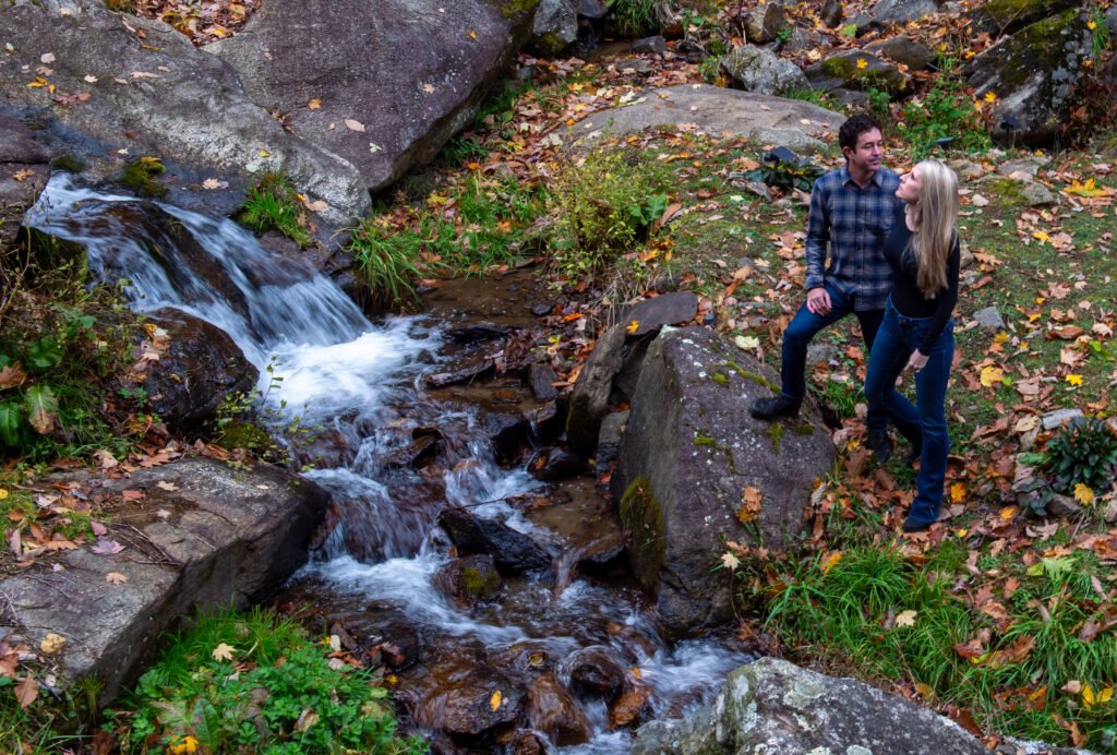 D4S_4340 windows over waterfalls