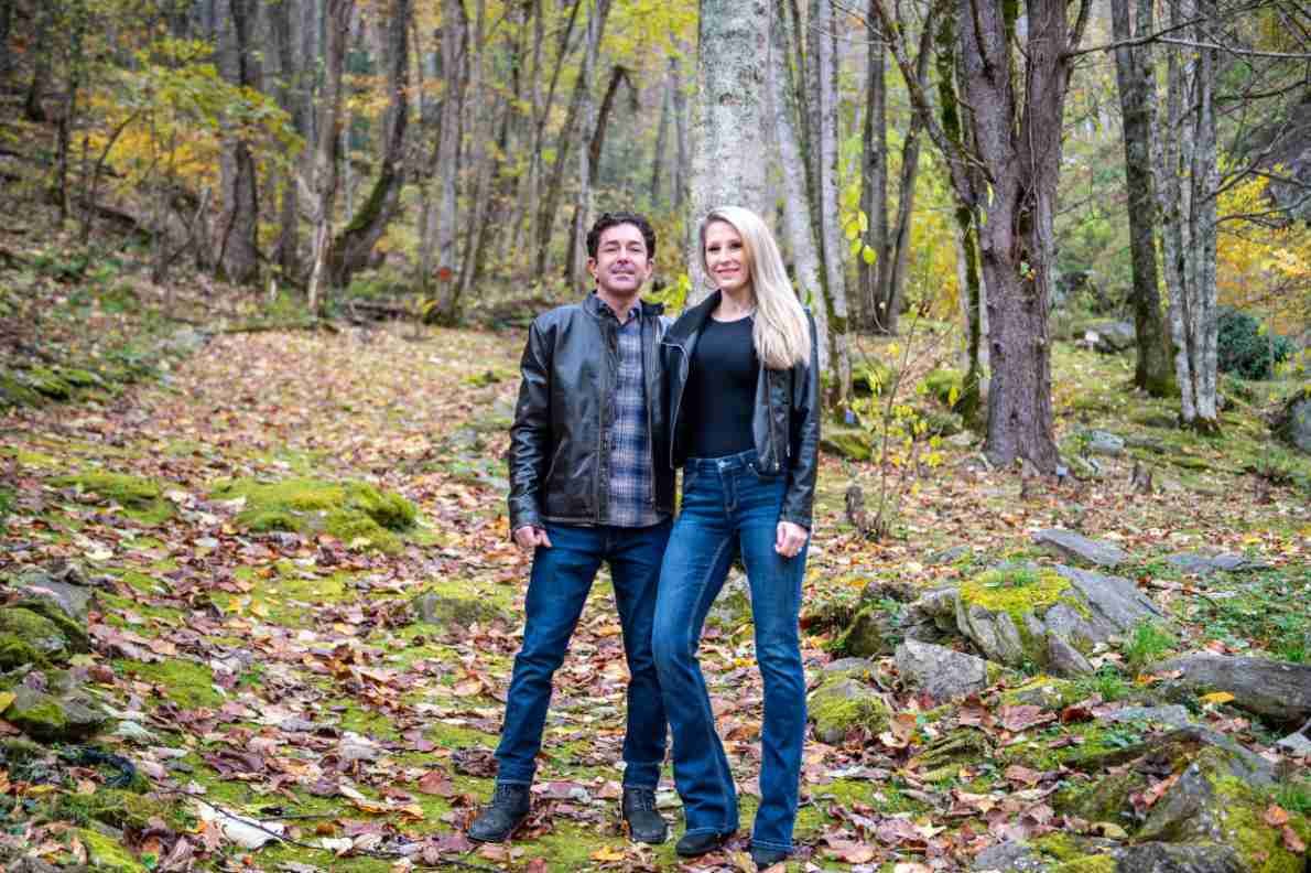 anniversary trips Blue Ridge Mountains with a loving couple