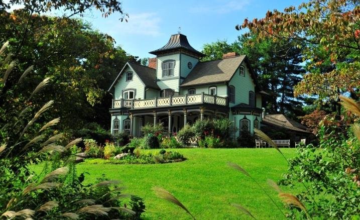 Mountain Magnolia Inn bed and breakfast Hot Springs NC Victorian inn
